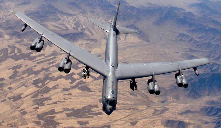 美军B-52轰炸机将首降韩国