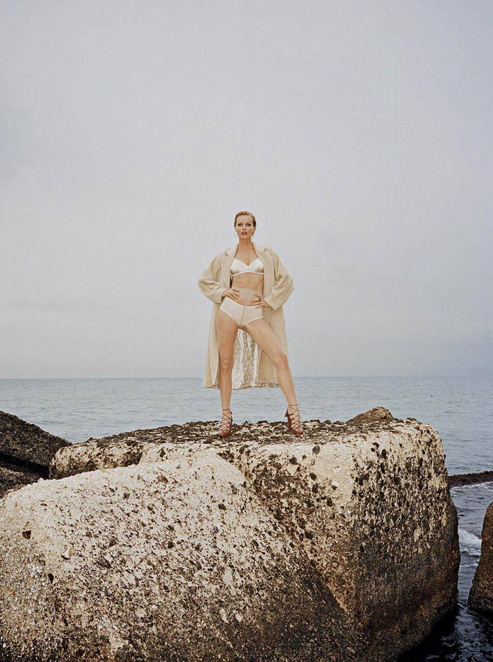 小苹果的顶级版:捷克超模伊娃·赫兹戈娃（Eva Herzigova）的时尚杂志大片-第13张图片-太平洋在线下载
