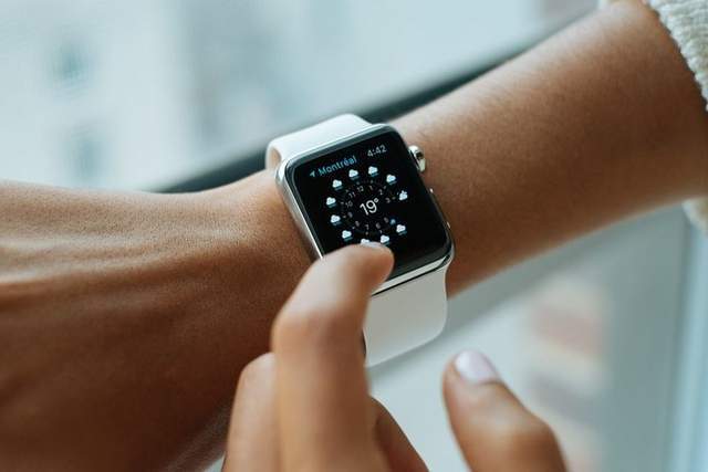 苹果手表的腾讯新闻不更新苹果手表连接苹果手机一直在软件更新